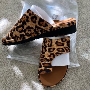 Vegan Leopard flip flop sandals.  NWOT